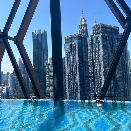Scarletz Suites Twin Tower Klcc Kuala Lumpur By Okidoki Экстерьер фото