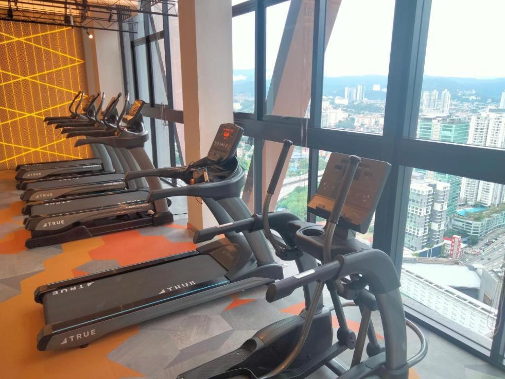 Scarletz Suites Twin Tower Klcc Kuala Lumpur By Okidoki Экстерьер фото