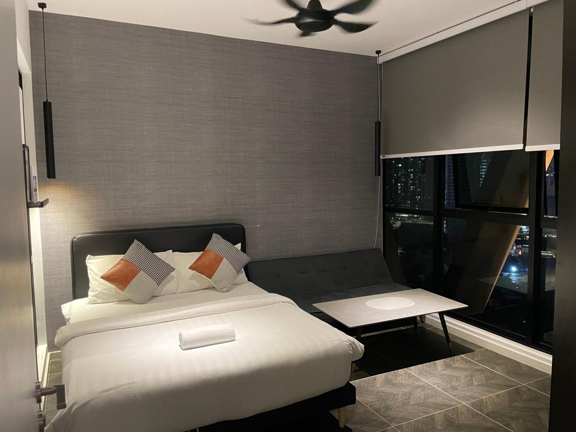 Scarletz Suites Twin Tower Klcc Kuala Lumpur By Okidoki Экстерьер фото