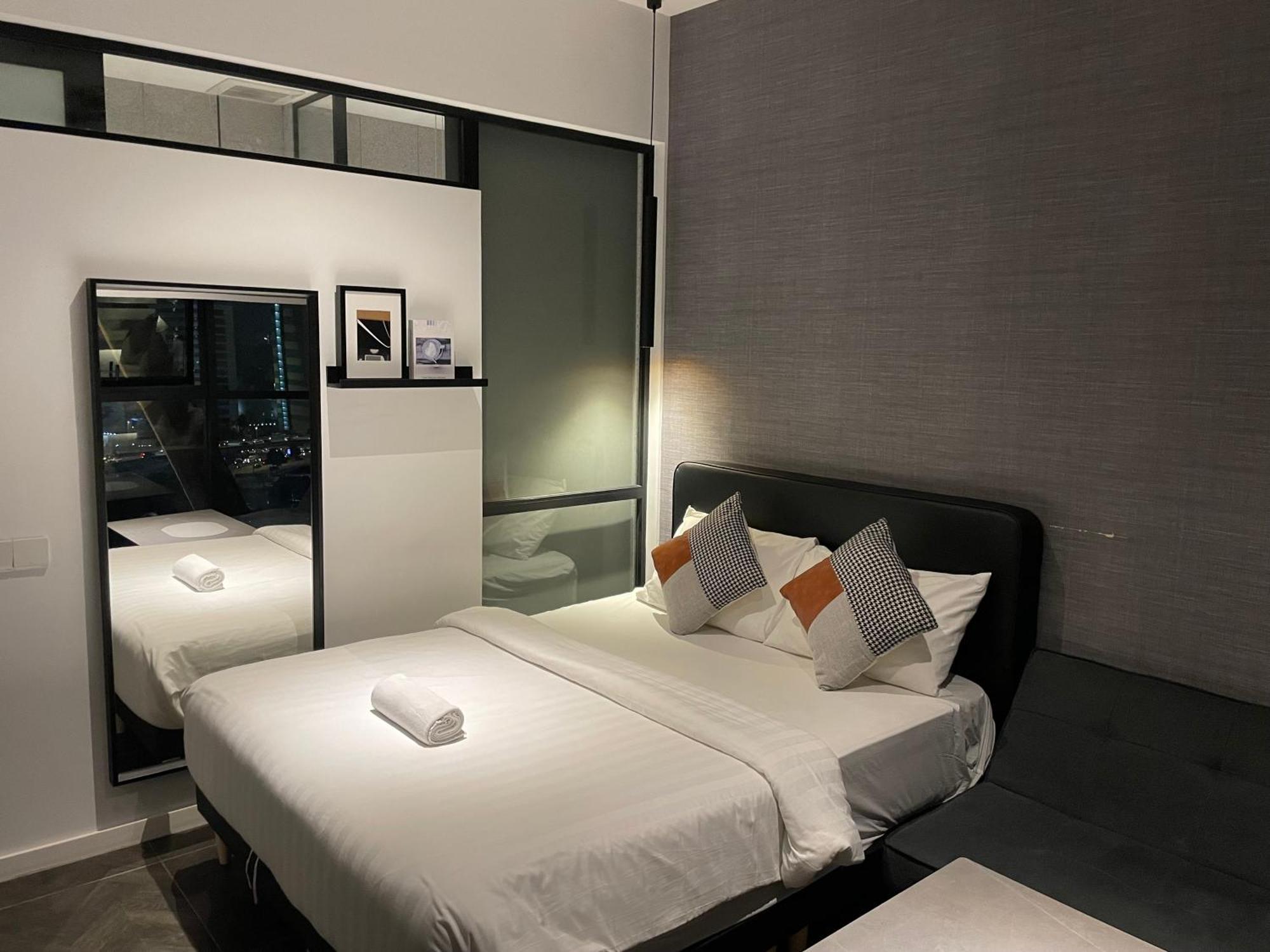 Scarletz Suites Twin Tower Klcc Kuala Lumpur By Okidoki Экстерьер фото