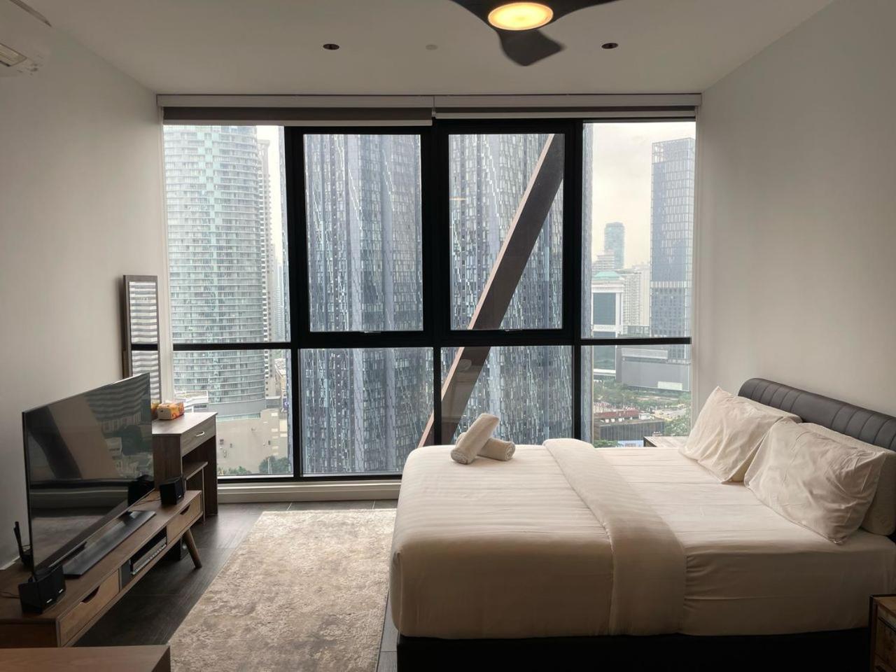 Scarletz Suites Twin Tower Klcc Kuala Lumpur By Okidoki Экстерьер фото